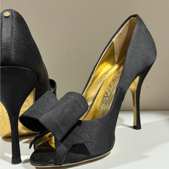 Sassy!  Fabulous Ted Baker Black Heels - Sz 5.5 - Picture 2 of 7